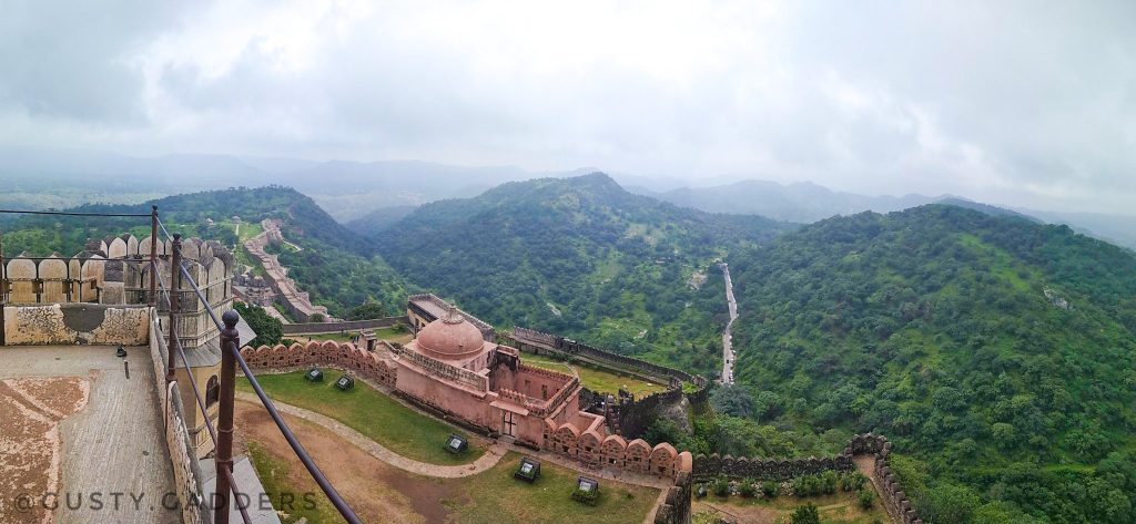 Udaipur is surrounded by beautiful forts and palaces all around.